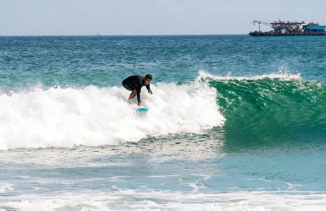 Playa Lobitos surf